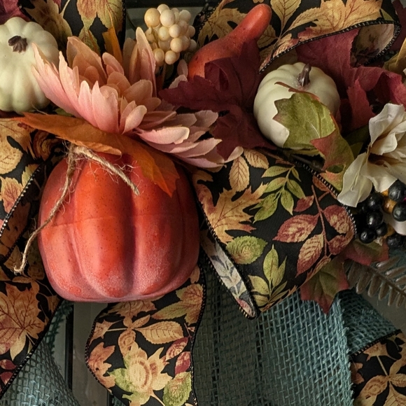 Beautiful Burlap Square Autumn Wreath - Picture 10 of 14